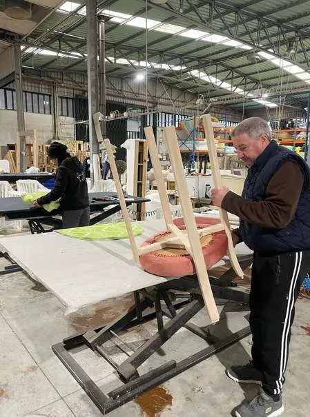 Atelier à Porto : fabrication des prototypes de mobilier