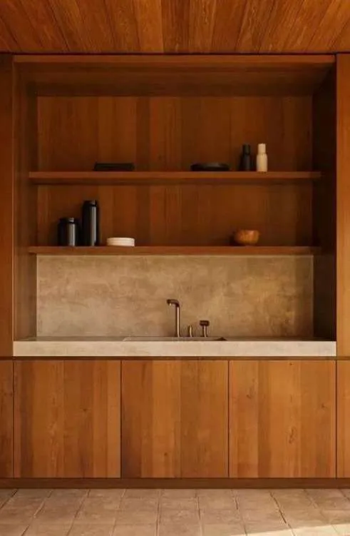 Niche de cuisine en bois et étagères