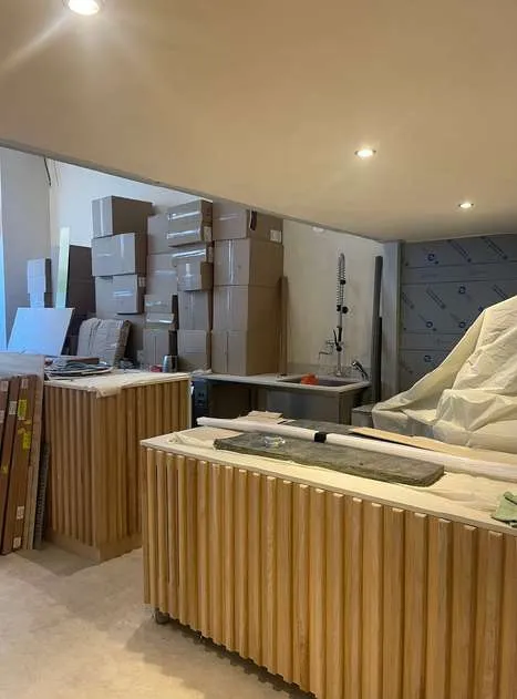Estrade en bois de la cuisine, lit escamotable